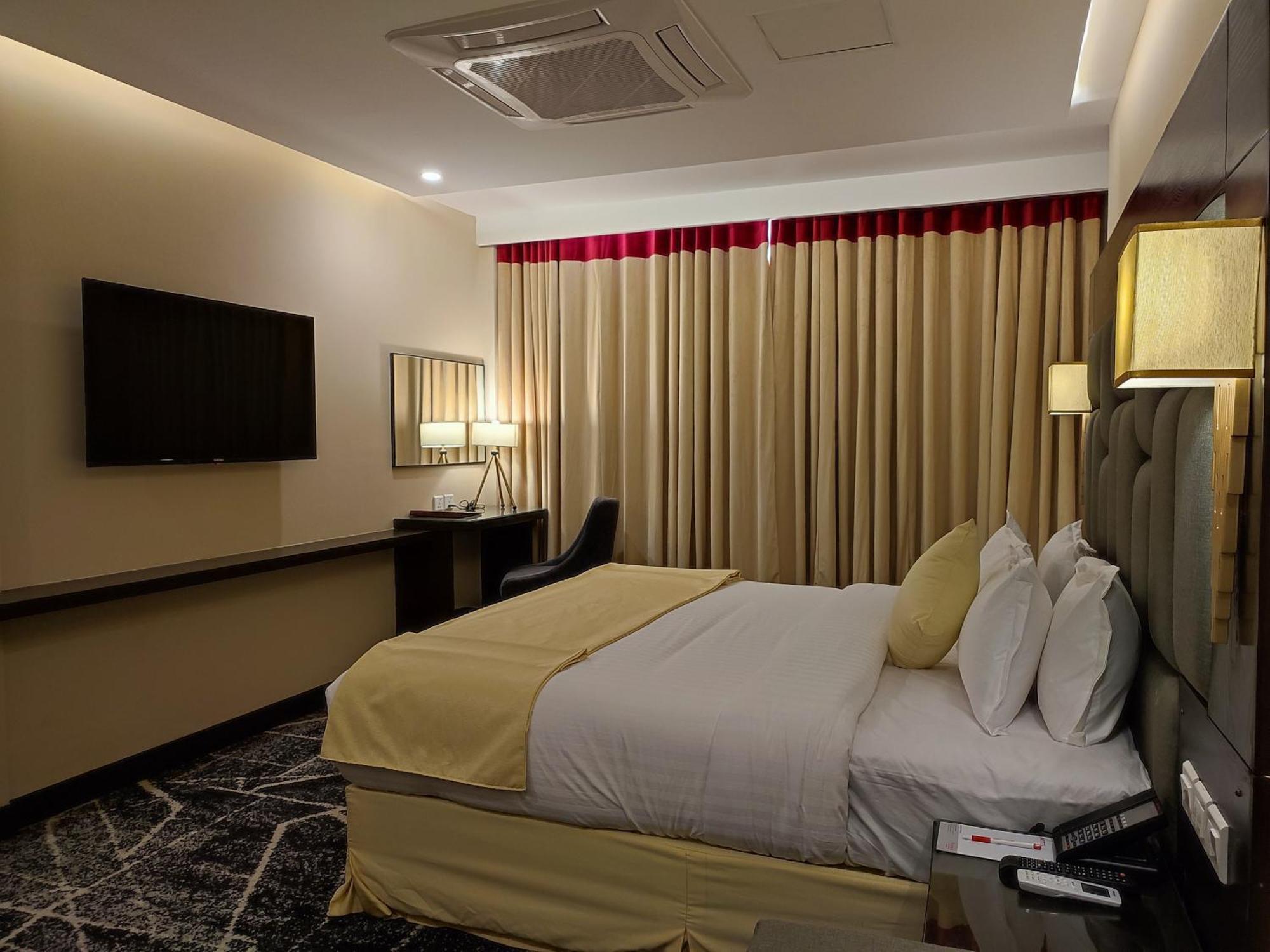 Ramada By Wyndham Murree Lower Topa Resort 外观 照片